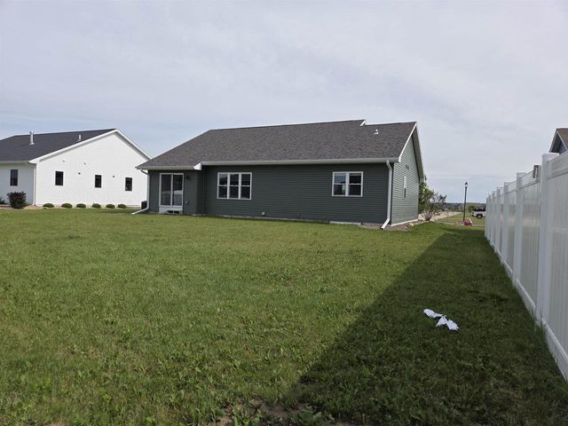 678 Westfield Avenue, Evansville, WI 53536