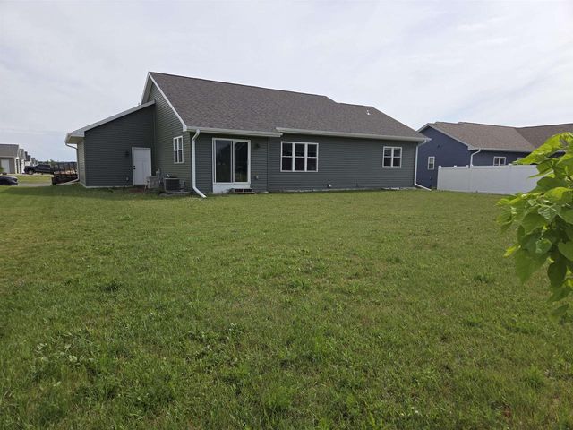 678 Westfield Avenue, Evansville, WI 53536