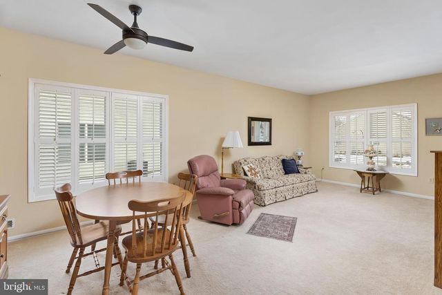 3 COVERED BRIDGE LN, Columbus, NJ 08022