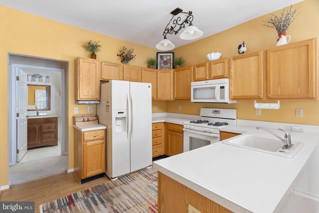 3 COVERED BRIDGE LN, Columbus, NJ 08022