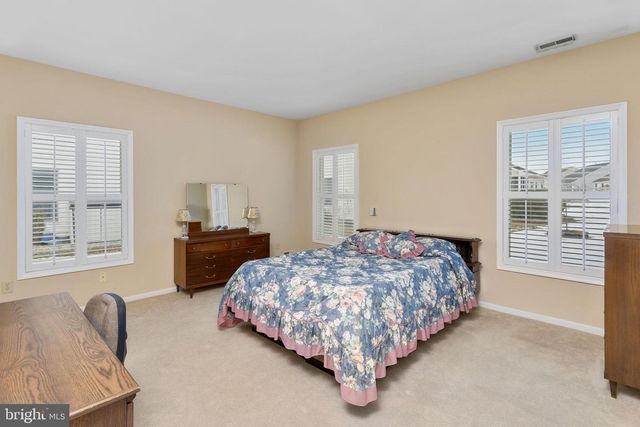 3 COVERED BRIDGE LN, Columbus, NJ 08022