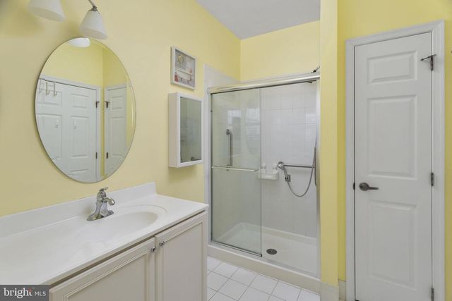 3 COVERED BRIDGE LN, Columbus, NJ 08022