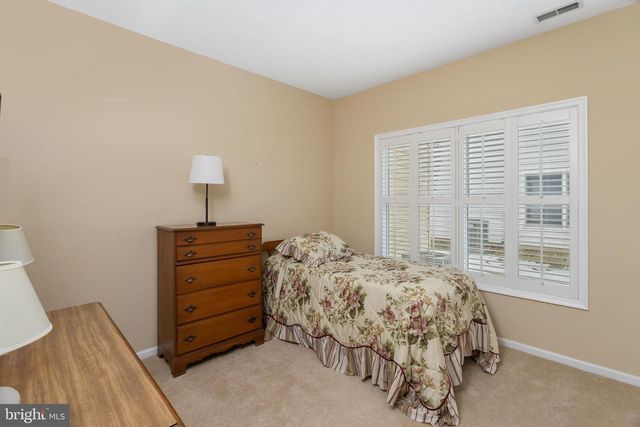 3 COVERED BRIDGE LN, Columbus, NJ 08022