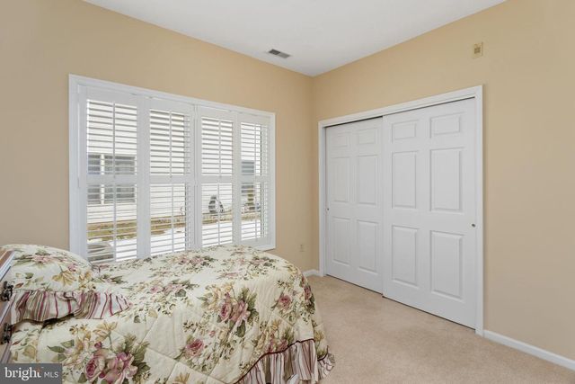 3 COVERED BRIDGE LN, Columbus, NJ 08022