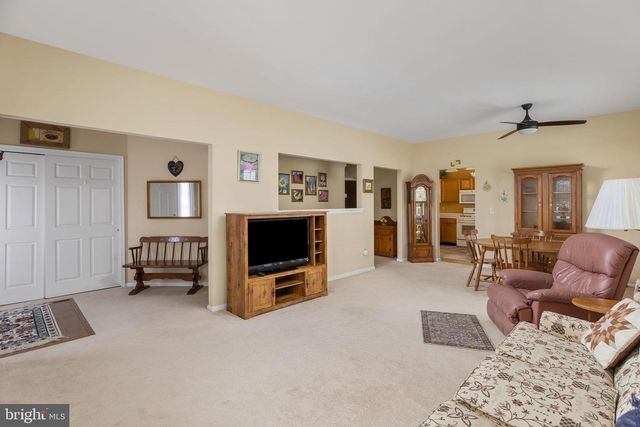 3 COVERED BRIDGE LN, Columbus, NJ 08022