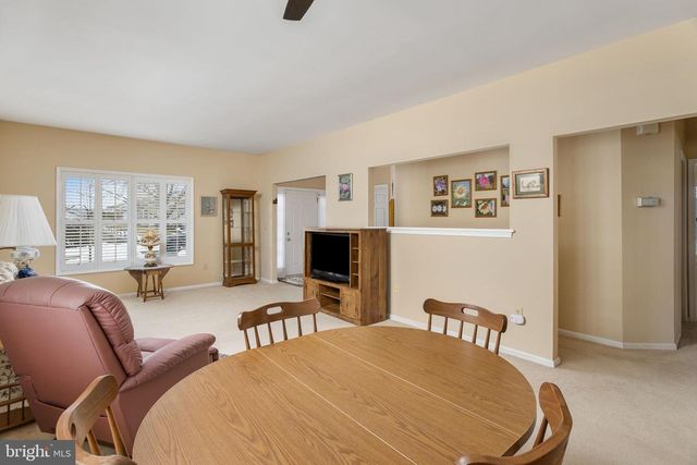 3 COVERED BRIDGE LN, Columbus, NJ 08022