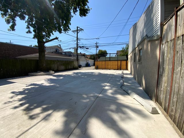 3014 N California Avenue 1FE, Chicago, IL 60618