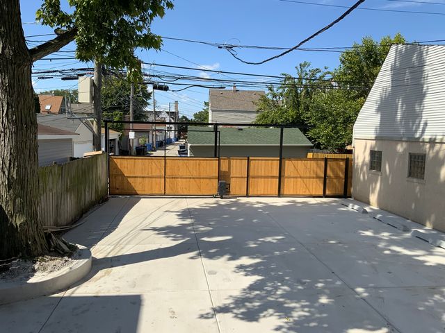 3014 N California Avenue 1FE, Chicago, IL 60618