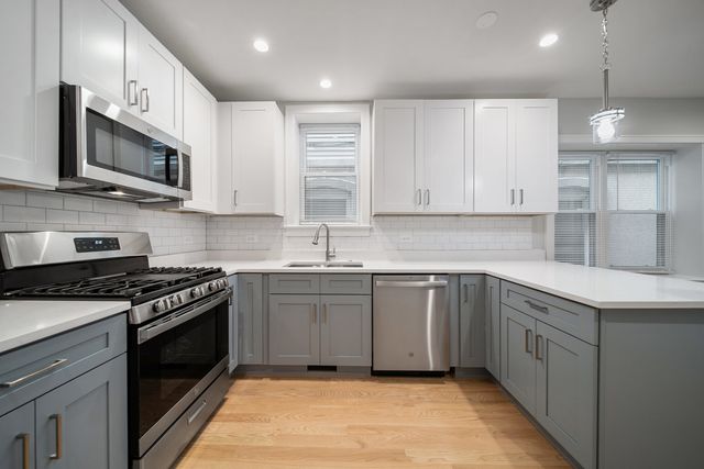 3014 N California Avenue 1FE, Chicago, IL 60618