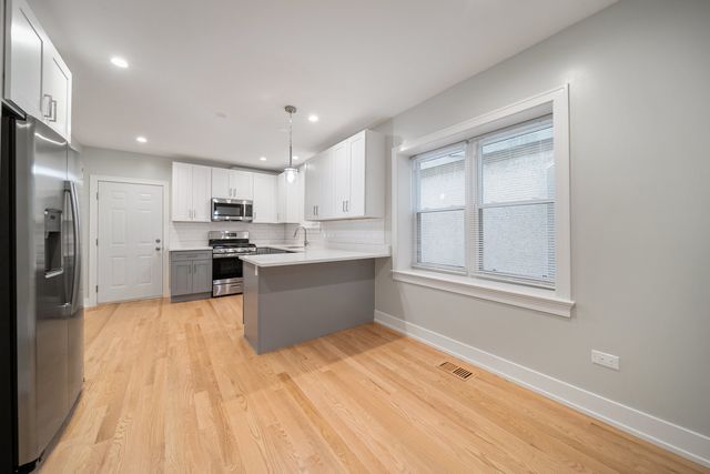 3014 N California Avenue 1FE, Chicago, IL 60618