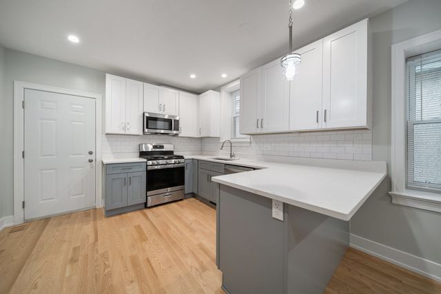 3014 N California Avenue 1FE, Chicago, IL 60618