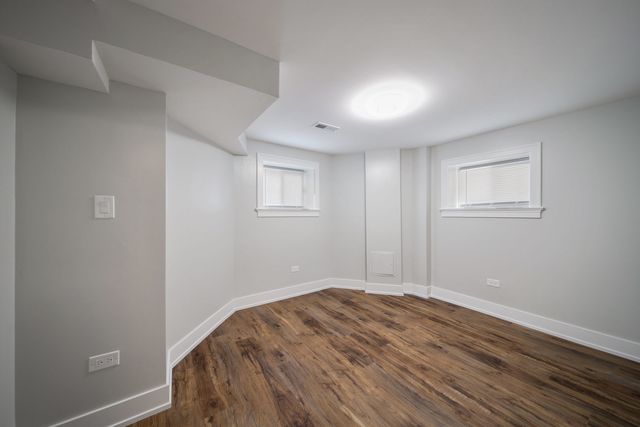 3014 N California Avenue 1FE, Chicago, IL 60618
