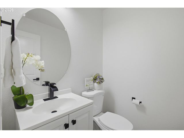879 Sw WINDROSE Ter, Beaverton, OR 97003