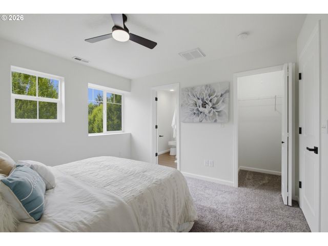 879 Sw WINDROSE Ter, Beaverton, OR 97003