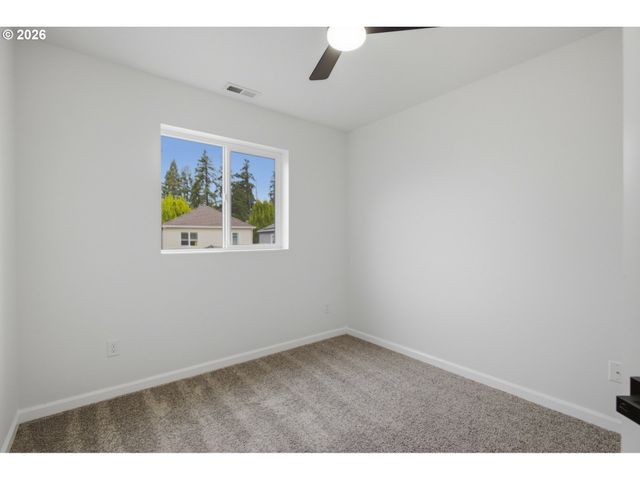 879 Sw WINDROSE Ter, Beaverton, OR 97003