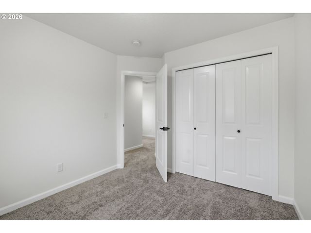 879 Sw WINDROSE Ter, Beaverton, OR 97003