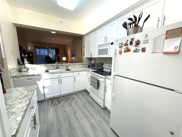 7775 Yardley Dr 409, Tamarac, FL 33321