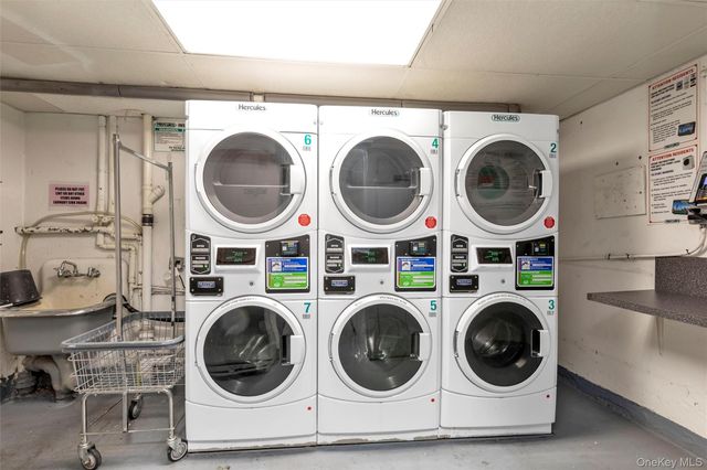 43 N Forest Avenue C-23, Rockville Centre, NY 11570