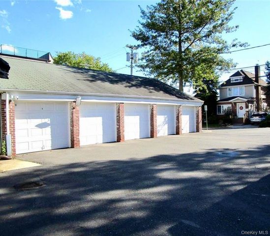 43 N Forest Avenue C-23, Rockville Centre, NY 11570