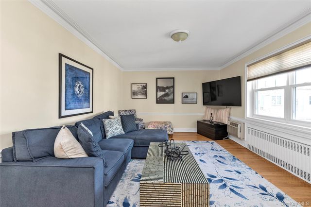 43 N Forest Avenue C-23, Rockville Centre, NY 11570