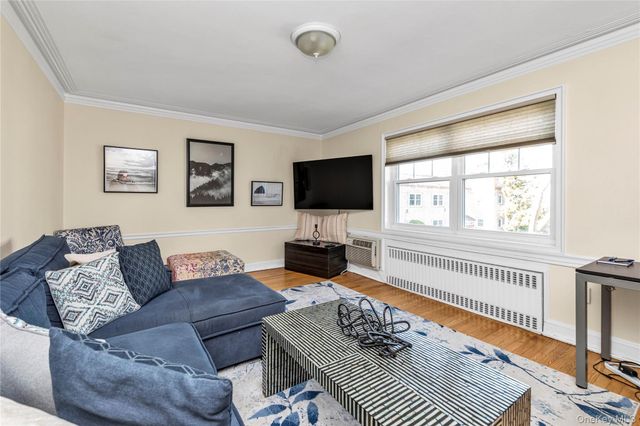 43 N Forest Avenue C-23, Rockville Centre, NY 11570