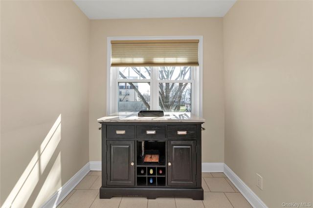 43 N Forest Avenue C-23, Rockville Centre, NY 11570