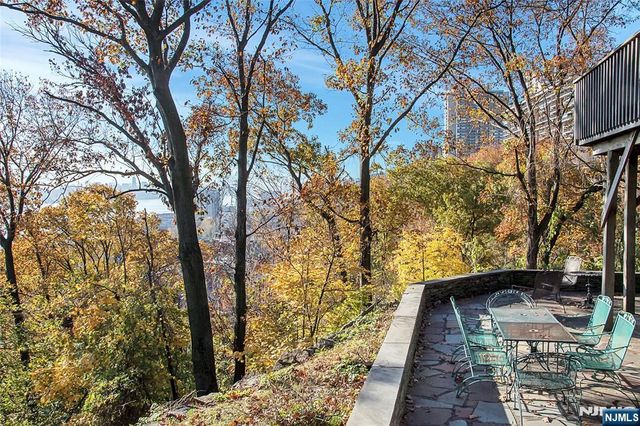 1470 Palisade Terrace, Fort Lee, NJ 07024