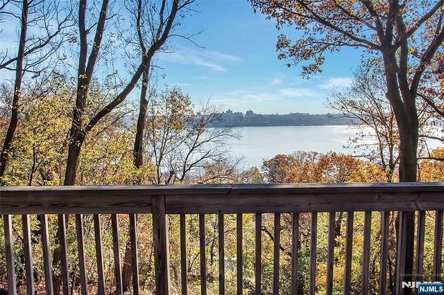 1470 Palisade Terrace, Fort Lee, NJ 07024