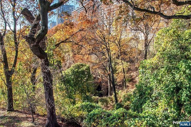 1470 Palisade Terrace, Fort Lee, NJ 07024