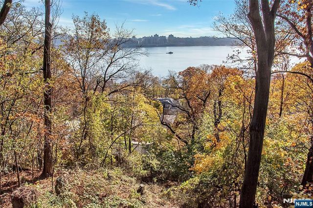 1470 Palisade Terrace, Fort Lee, NJ 07024