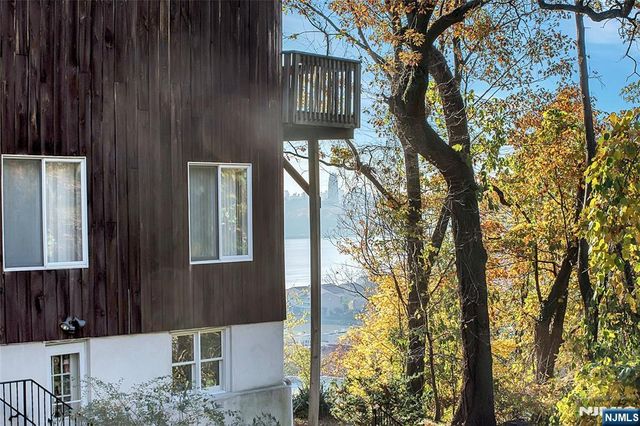 1470 Palisade Terrace, Fort Lee, NJ 07024