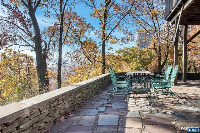 1470 Palisade Terrace, Fort Lee, NJ 07024