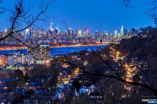 1470 Palisade Terrace, Fort Lee, NJ 07024