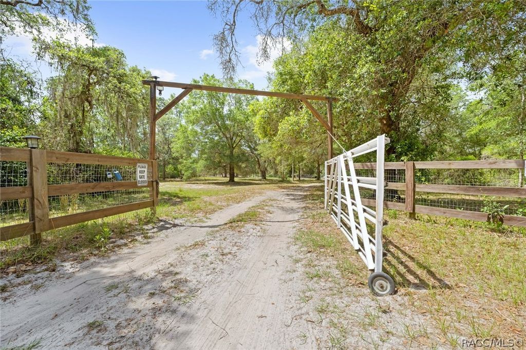 4161 Burns Road, Brooksville, FL 34602