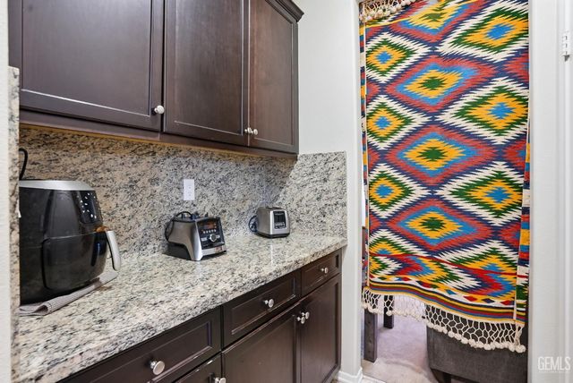 7309 Glitter Way, Bakersfield, CA 93313