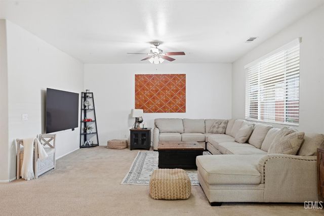 7309 Glitter Way, Bakersfield, CA 93313