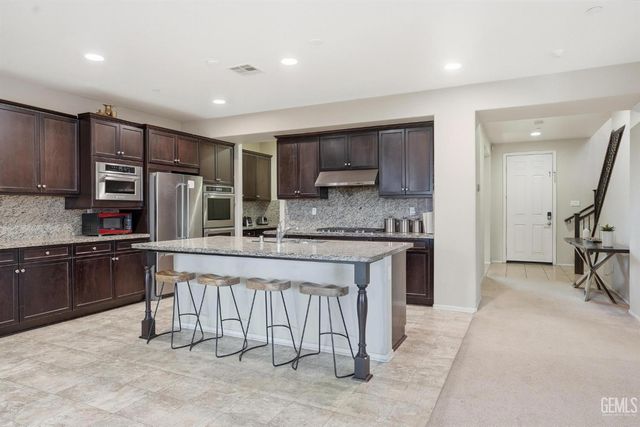 7309 Glitter Way, Bakersfield, CA 93313