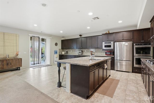 7309 Glitter Way, Bakersfield, CA 93313