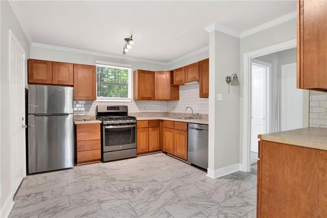 312 Pineview Lane W, Mobile, AL 36608