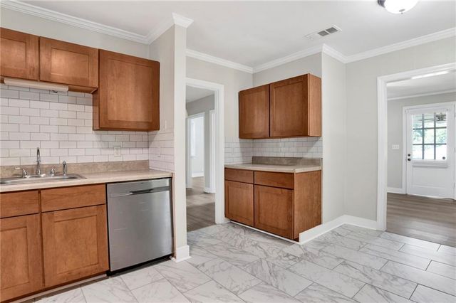 312 Pineview Lane W, Mobile, AL 36608
