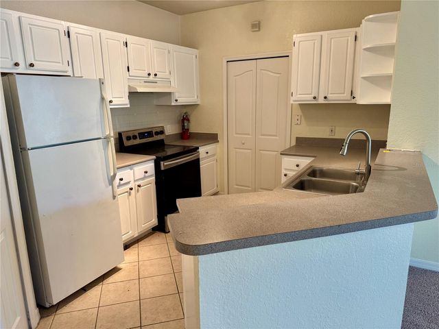 1100 LAKE SHADOW CIRCLE 2302, Maitland, FL 32751