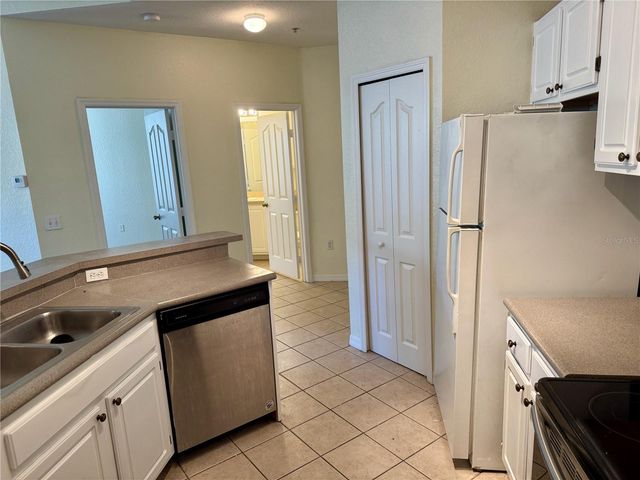 1100 LAKE SHADOW CIRCLE 2302, Maitland, FL 32751