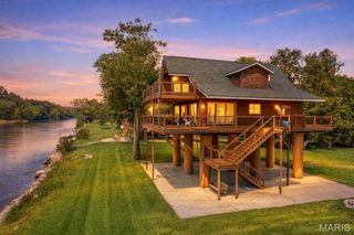 1901 River Valley Road, Doniphan, MO 63935