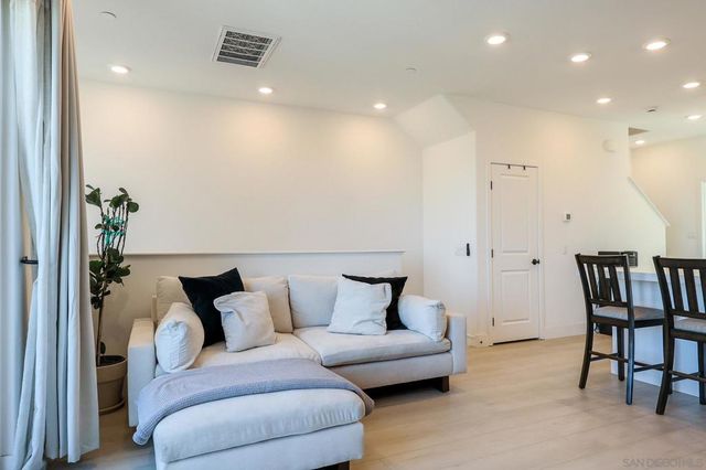 6861 Secano St, San Diego, CA 92154