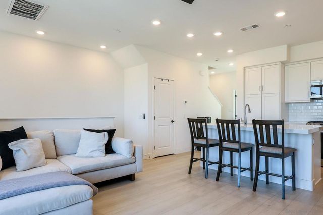 6861 Secano St, San Diego, CA 92154