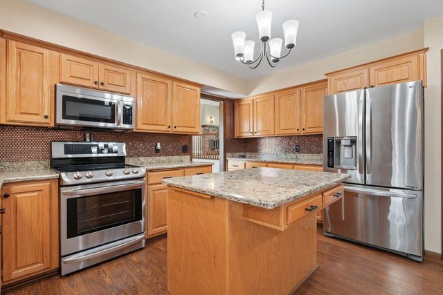 15221 Crestview Lane, Minnetonka, MN 55345