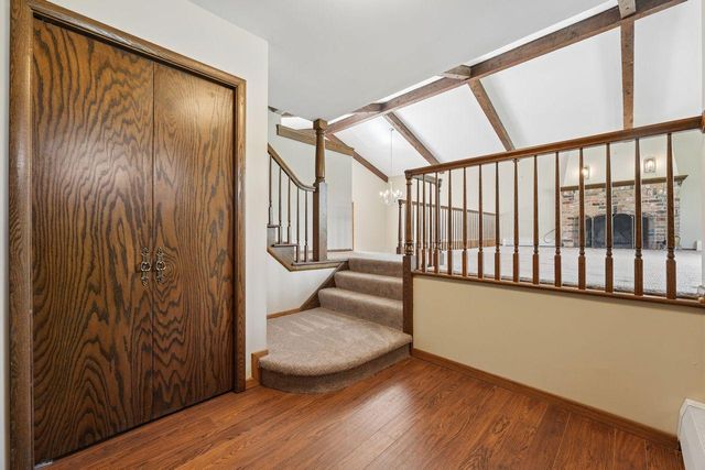 15221 Crestview Lane, Minnetonka, MN 55345
