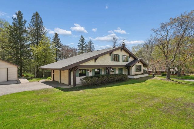 15221 Crestview Lane, Minnetonka, MN 55345