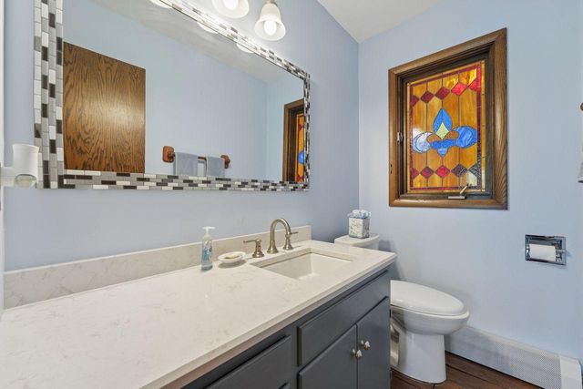 15221 Crestview Lane, Minnetonka, MN 55345