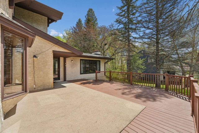 15221 Crestview Lane, Minnetonka, MN 55345